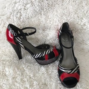 Guess Peep Toe heels
